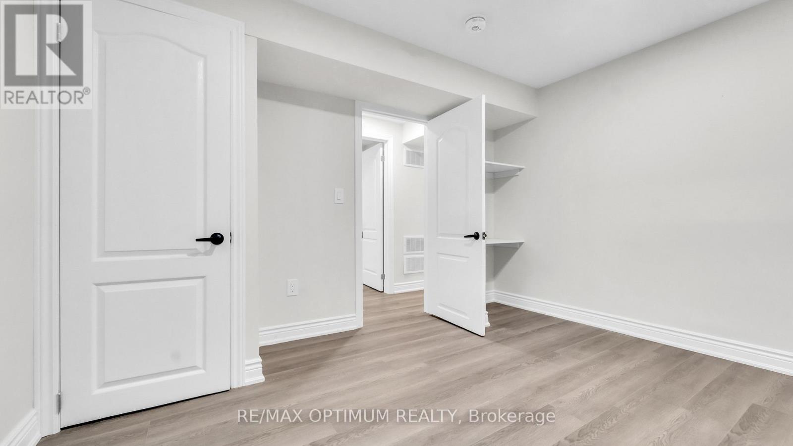 4 Lawnview Court, Brampton, Ontario  L7G 1T4 - Photo 37 - W13581778
