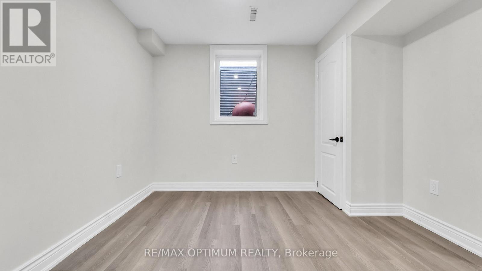 4 Lawnview Court, Brampton, Ontario  L7G 1T4 - Photo 36 - W13581778