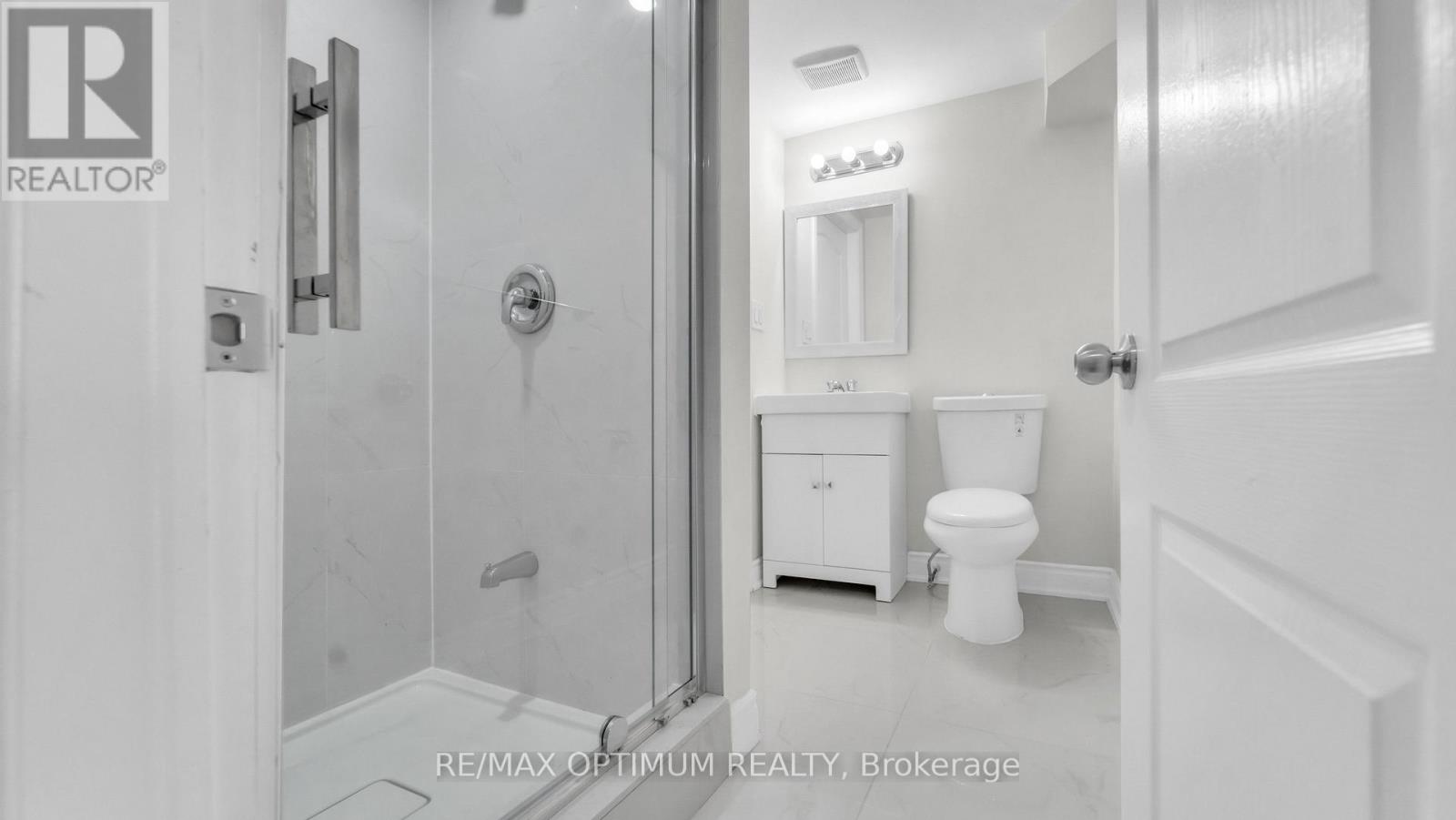 4 Lawnview Court, Brampton, Ontario  L7G 1T4 - Photo 38 - W13581778