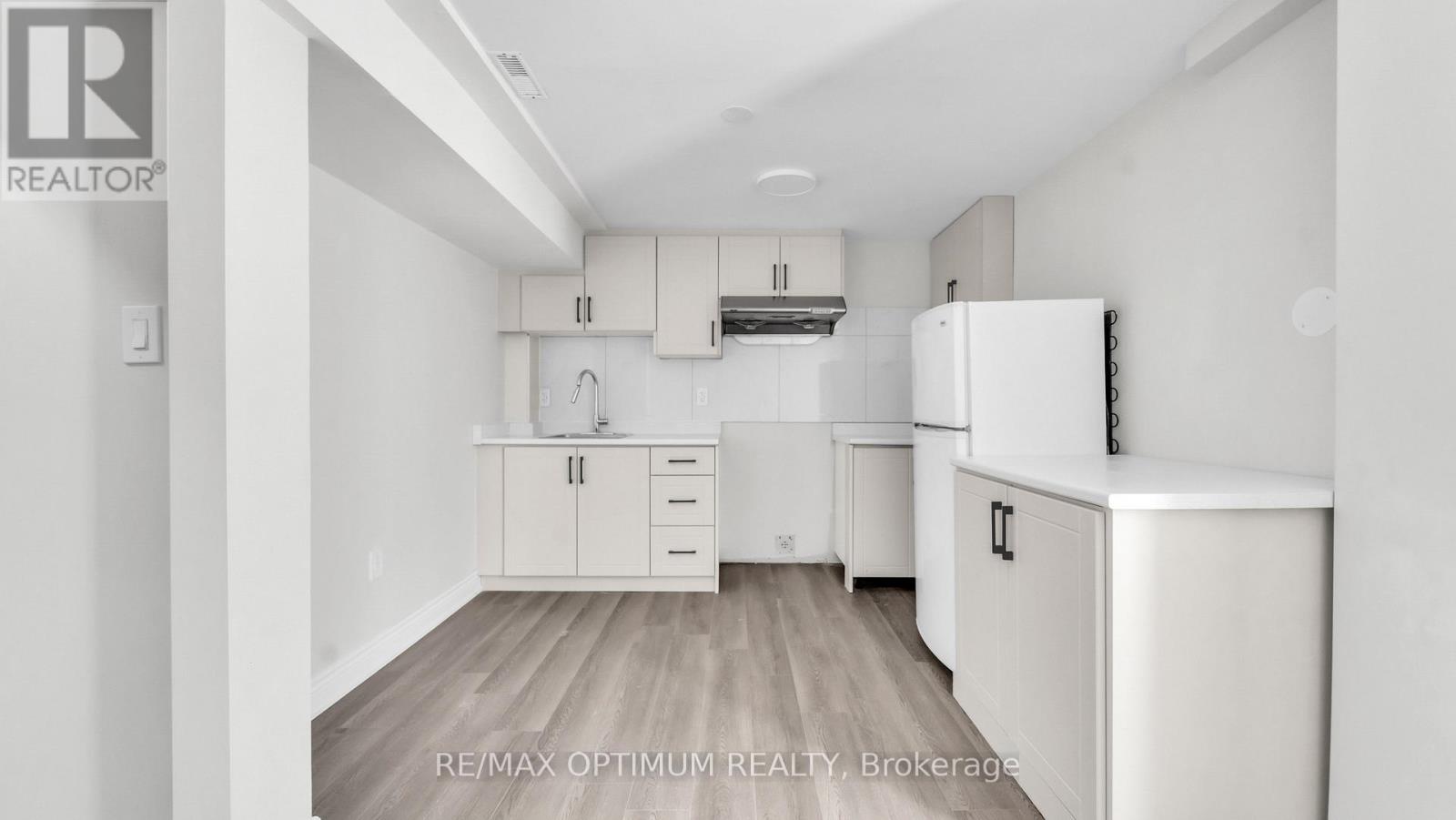 4 Lawnview Court, Brampton, Ontario  L7G 1T4 - Photo 34 - W13581778