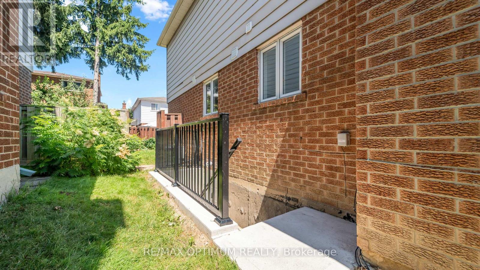 4 Lawnview Court, Brampton, Ontario  L7G 1T4 - Photo 42 - W13581778