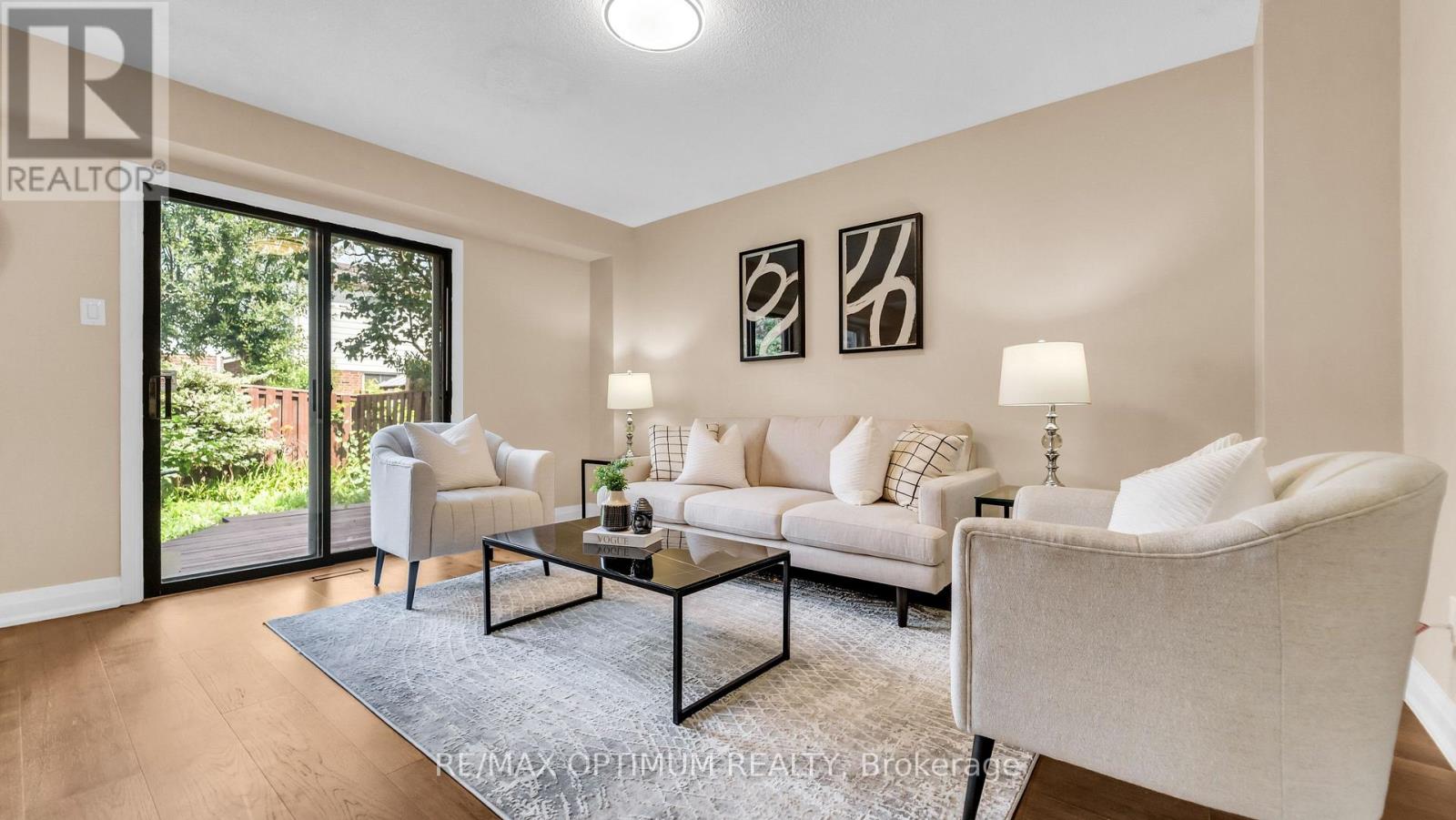 4 Lawnview Court, Brampton, Ontario  L7G 1T4 - Photo 6 - W13581778