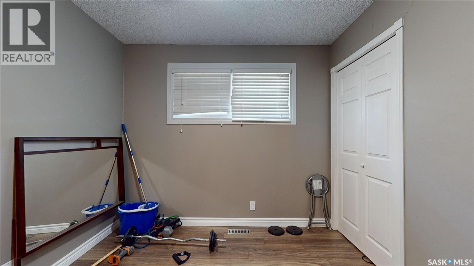 6 Higgins Bay, Regina, Saskatchewan  S4R 6B6 - Photo 33 - SK043411
