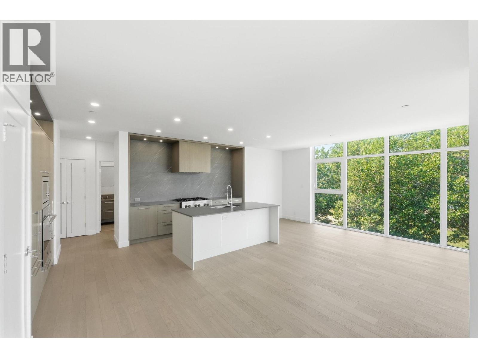 3389 Lakeshore Road Unit# 416