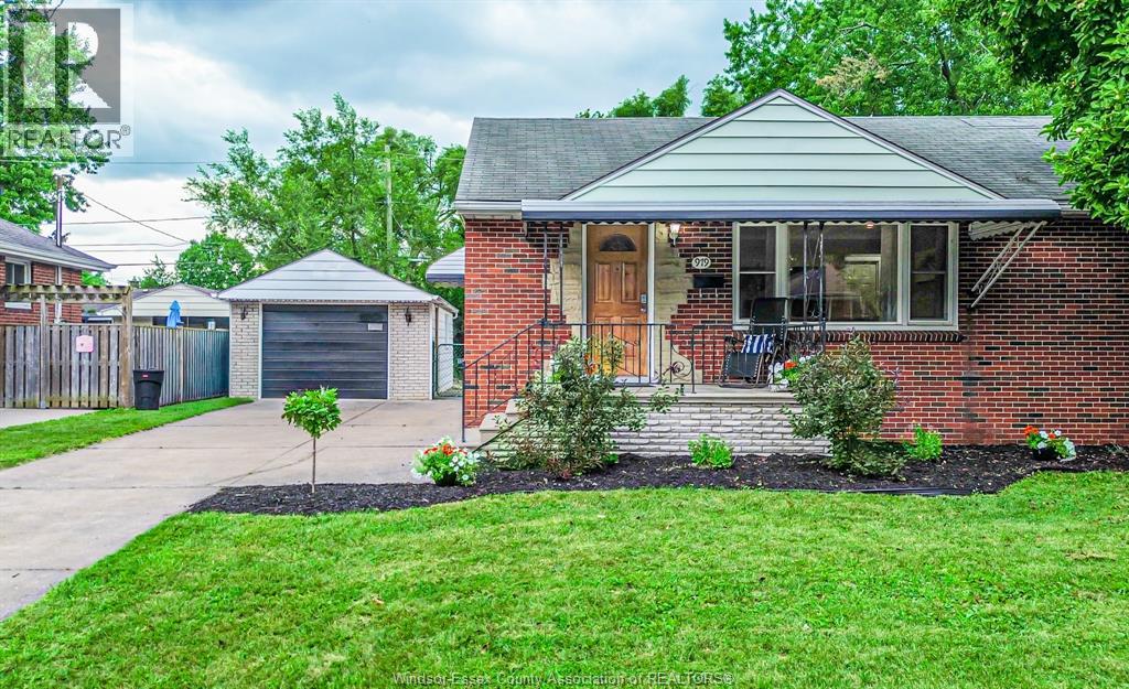 MLS# 26017706: 979 BELLEPERCHE PLACE, Windsor, Canada