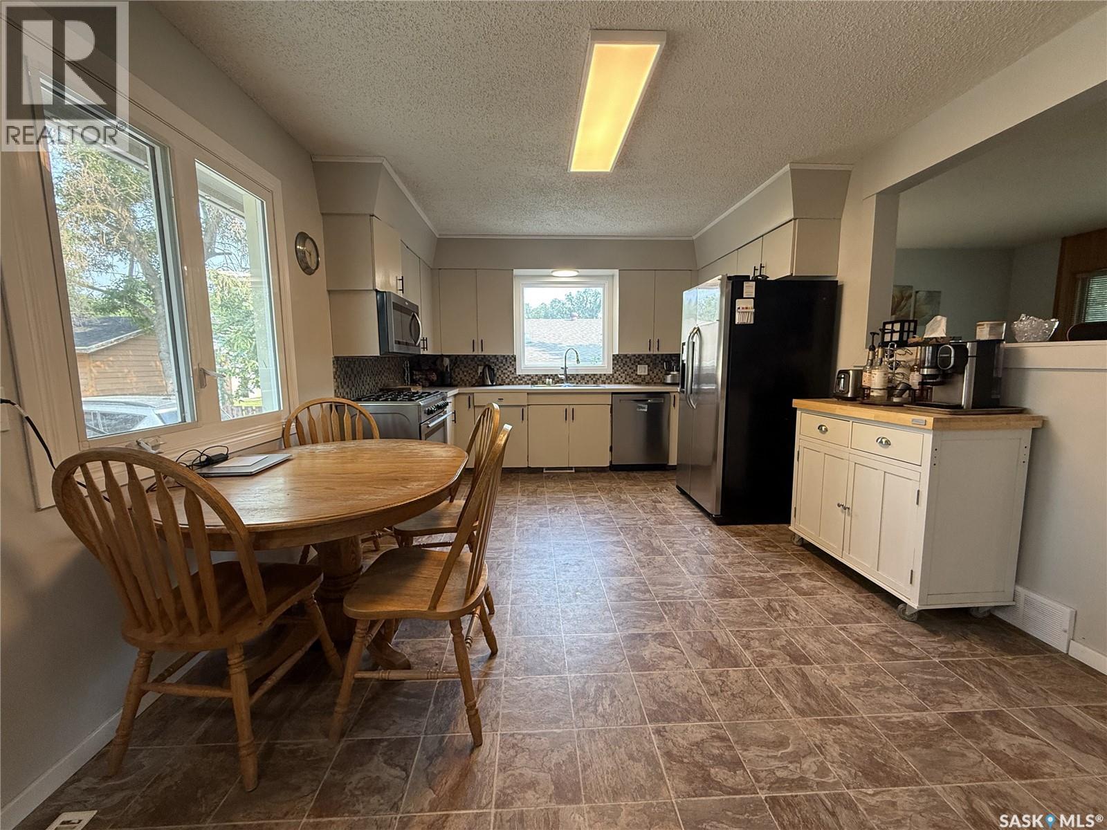 851 2nd Street E, Shaunavon, Saskatchewan  S0N 2M0 - Photo 5 - SK032391
