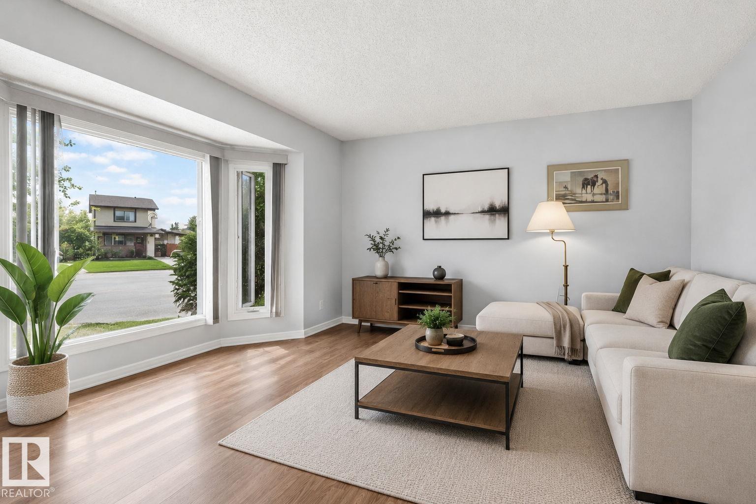 8316 157 AV NW, Edmonton