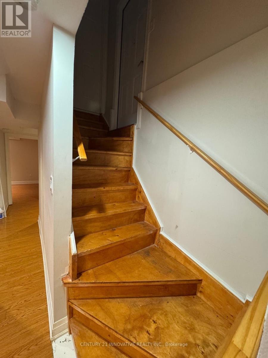 3674 Freeman Terrace, Mississauga, Ontario  L5M 6Z3 - Photo 2 - W13596730