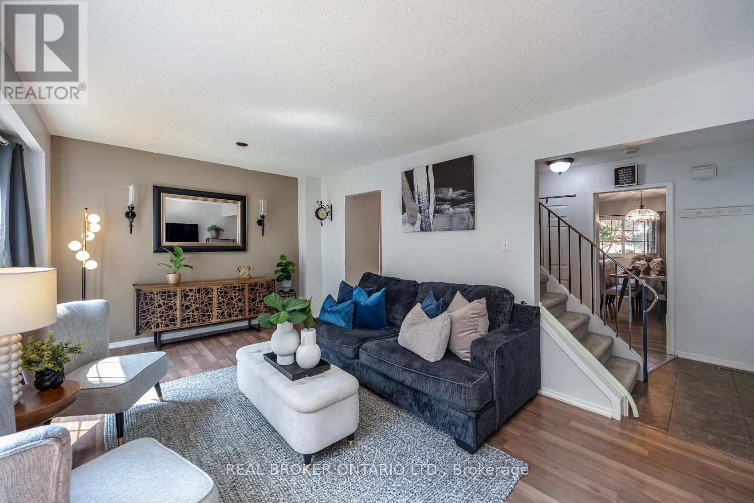 400 Wickham Court, Oshawa, Ontario  L1K 1N3 - Photo 8 - E13597516