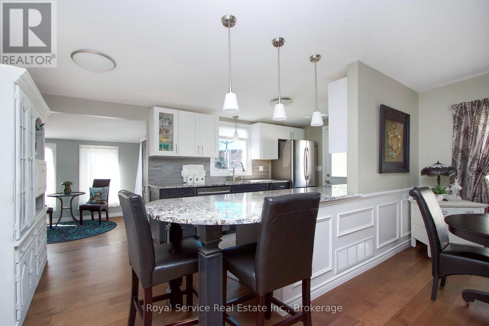 27 Cornerbrook Court, Clarington, Ontario  L1B 1B7 - Photo 11 - E13597562