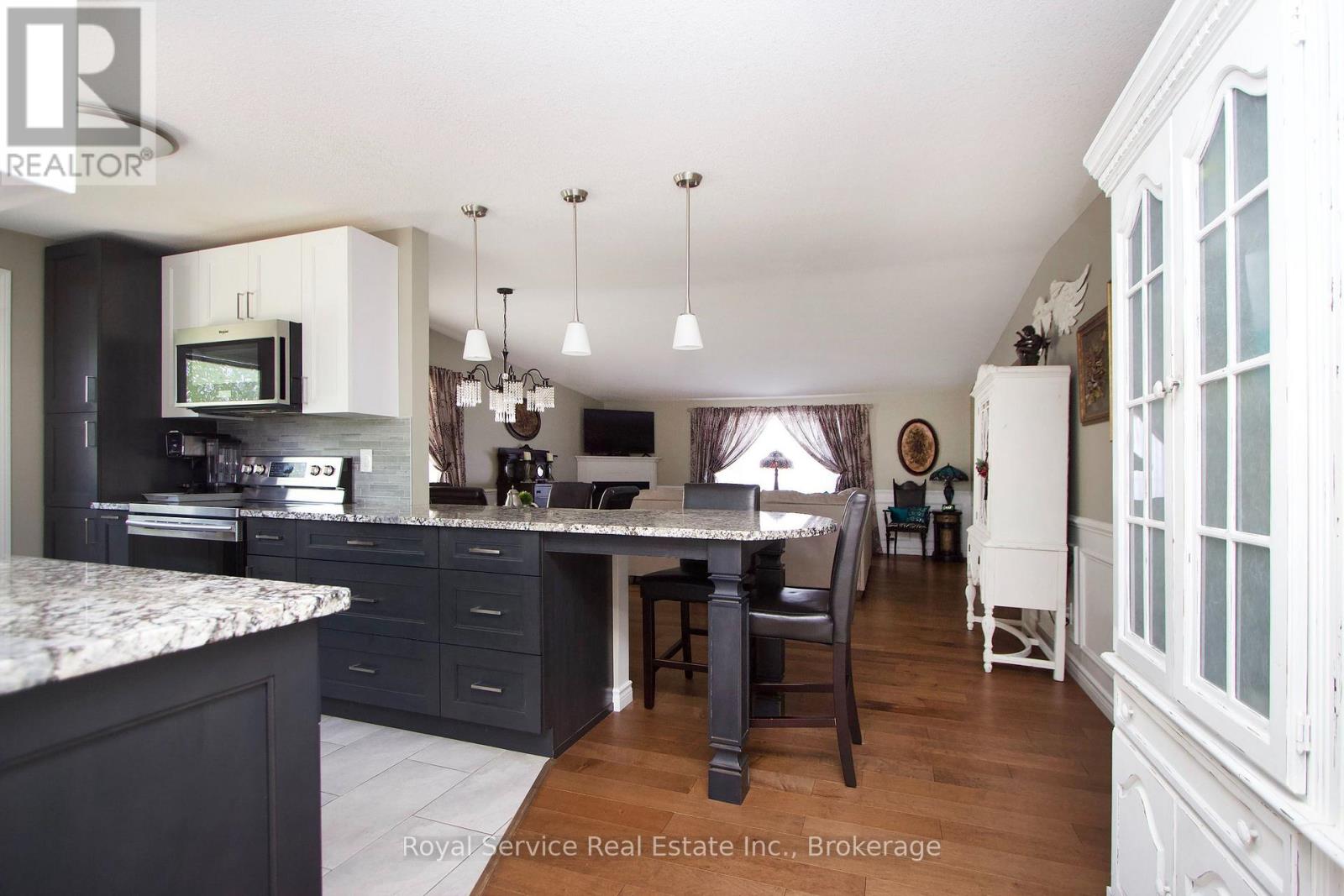 27 Cornerbrook Court, Clarington, Ontario  L1B 1B7 - Photo 17 - E13597562
