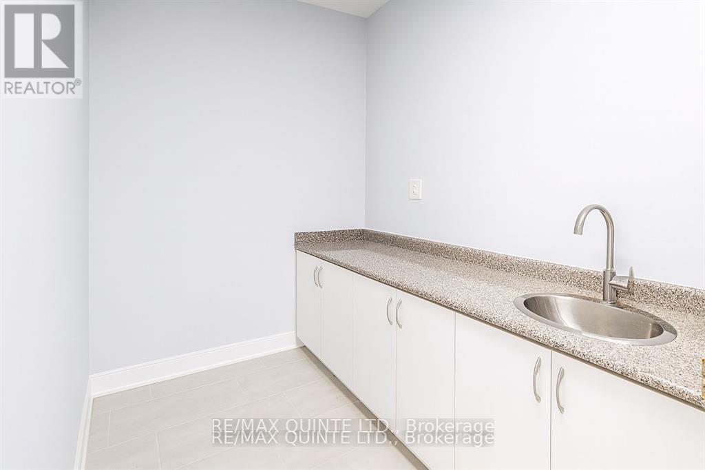 Unit #4 - 257 Dundas Street E, Quinte West, Ontario  K8V 1M1 - Photo 8 - X13597726