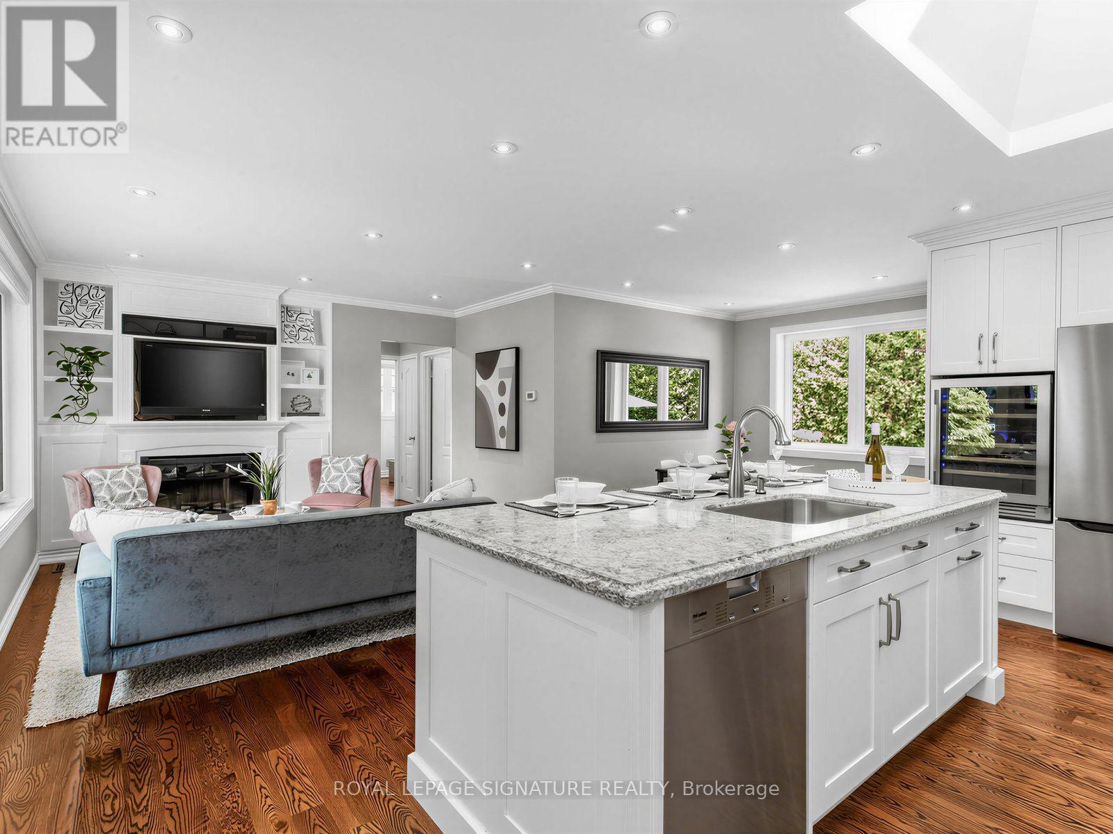 25 Overton Crescent, Toronto, Ontario  M3B 2V4 - Photo 4 - C13597520