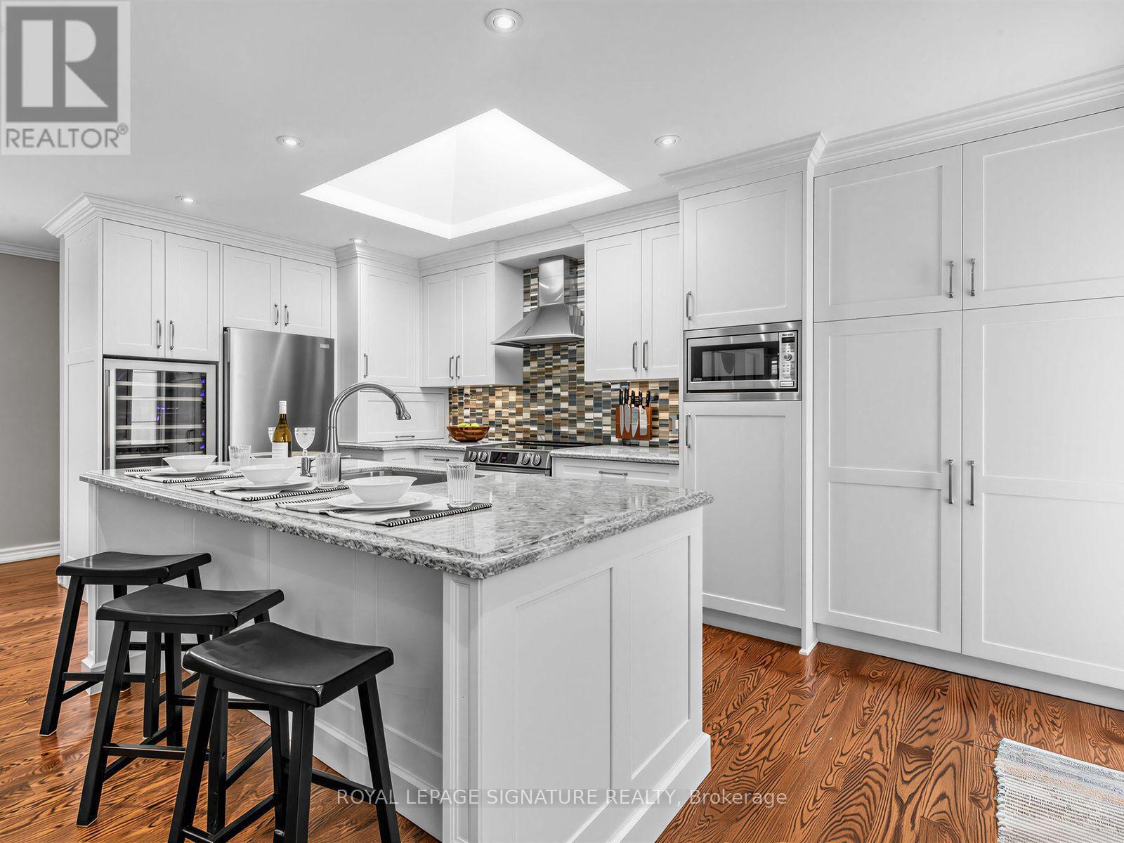 25 Overton Crescent, Toronto, Ontario  M3B 2V4 - Photo 5 - C13597520