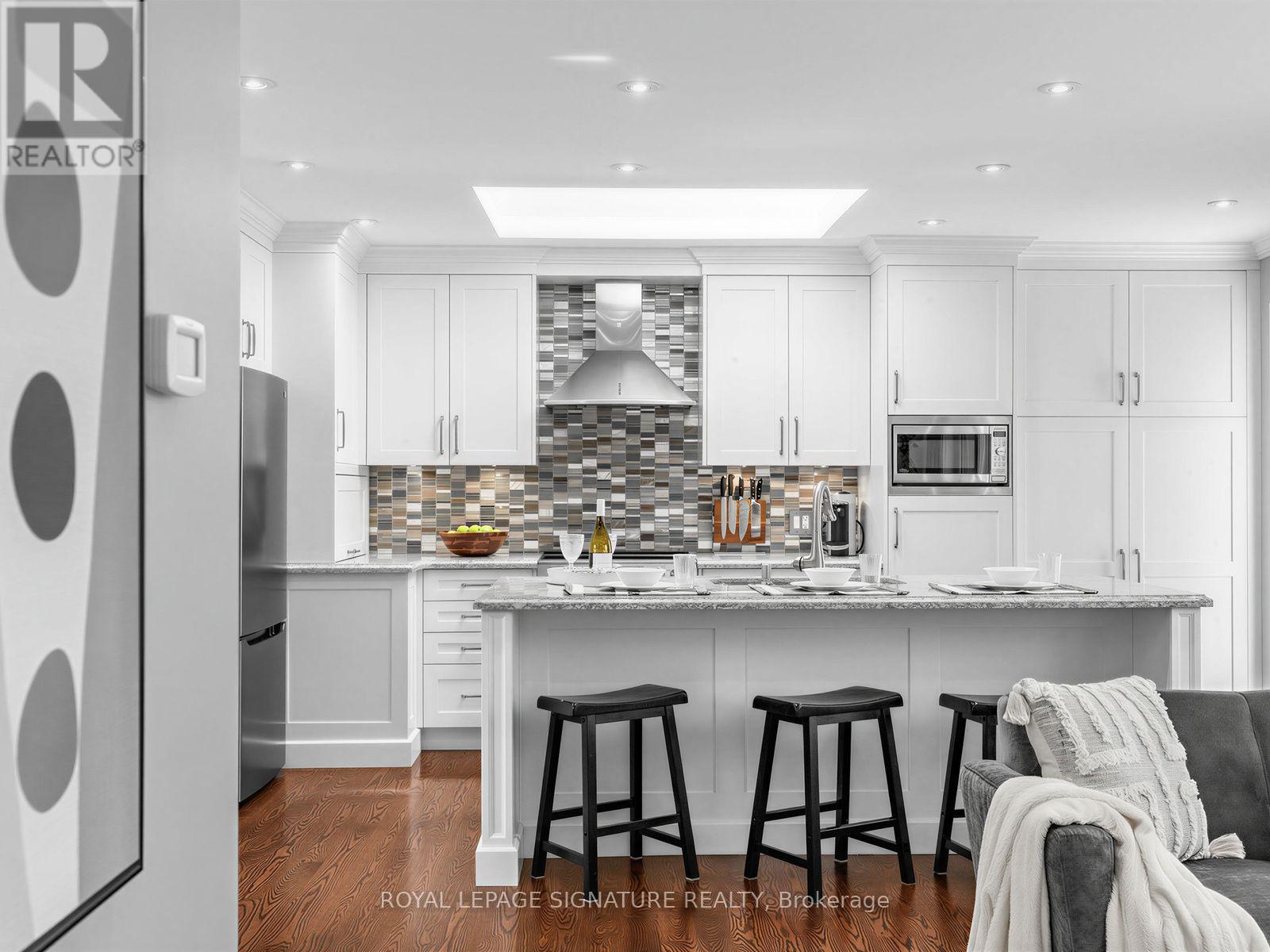 25 Overton Crescent, Toronto, Ontario  M3B 2V4 - Photo 6 - C13597520