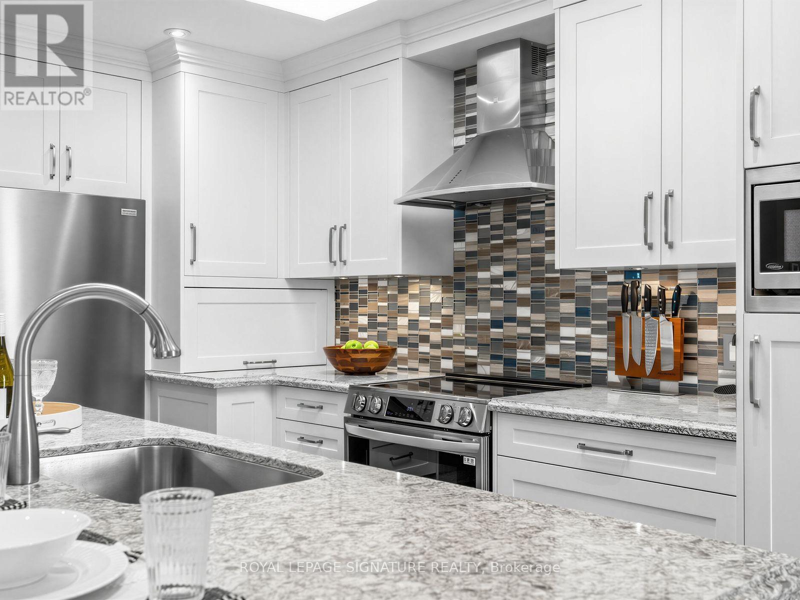 25 Overton Crescent, Toronto, Ontario  M3B 2V4 - Photo 8 - C13597520