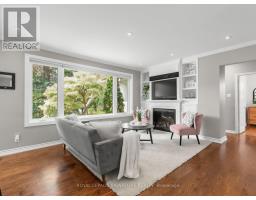 25 OVERTON CRESCENT, Toronto, Ontario