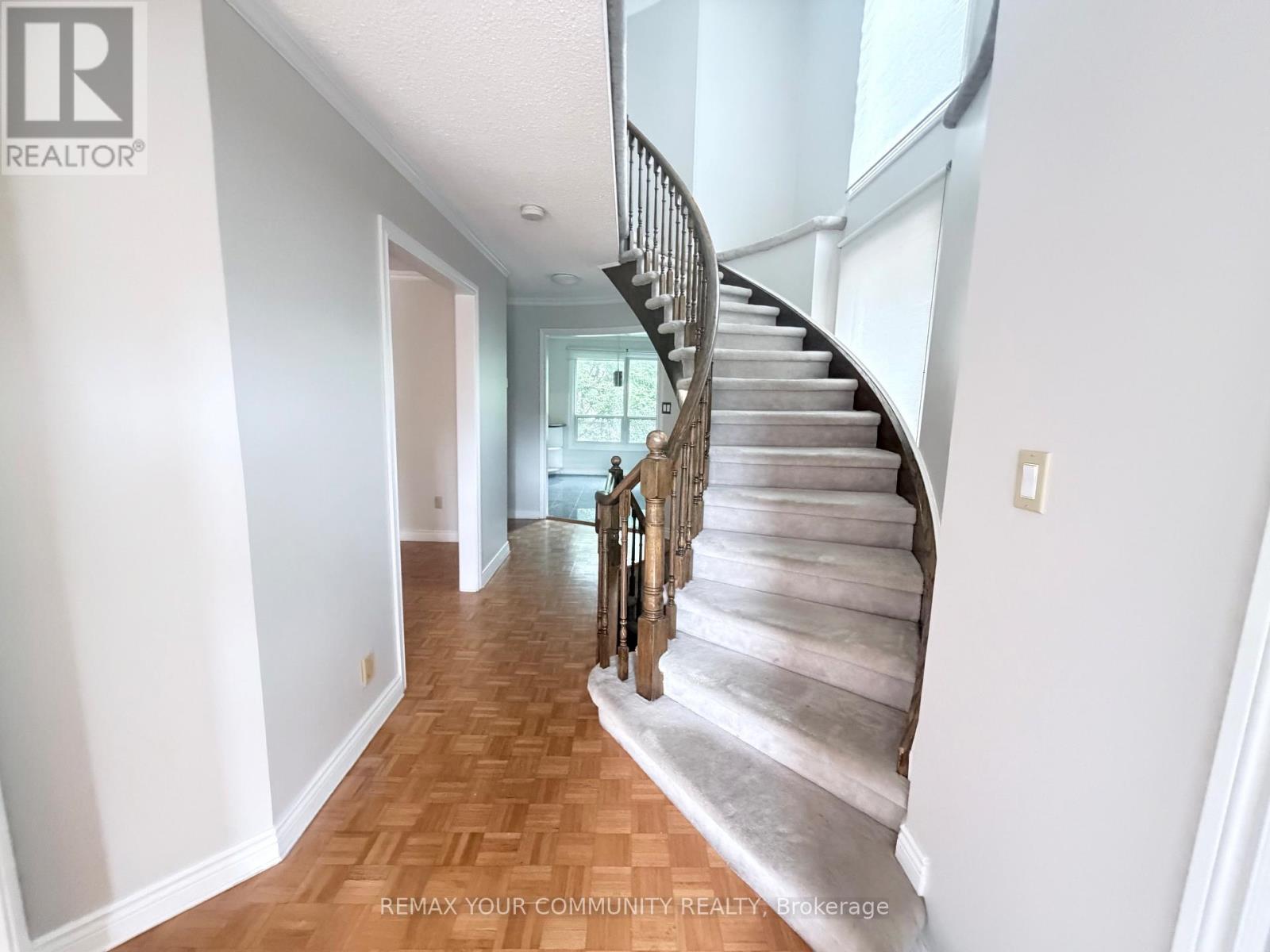 133 Stillwater Crescent, Toronto, Ontario  M2R 3S3 - Photo 3 - C13597582