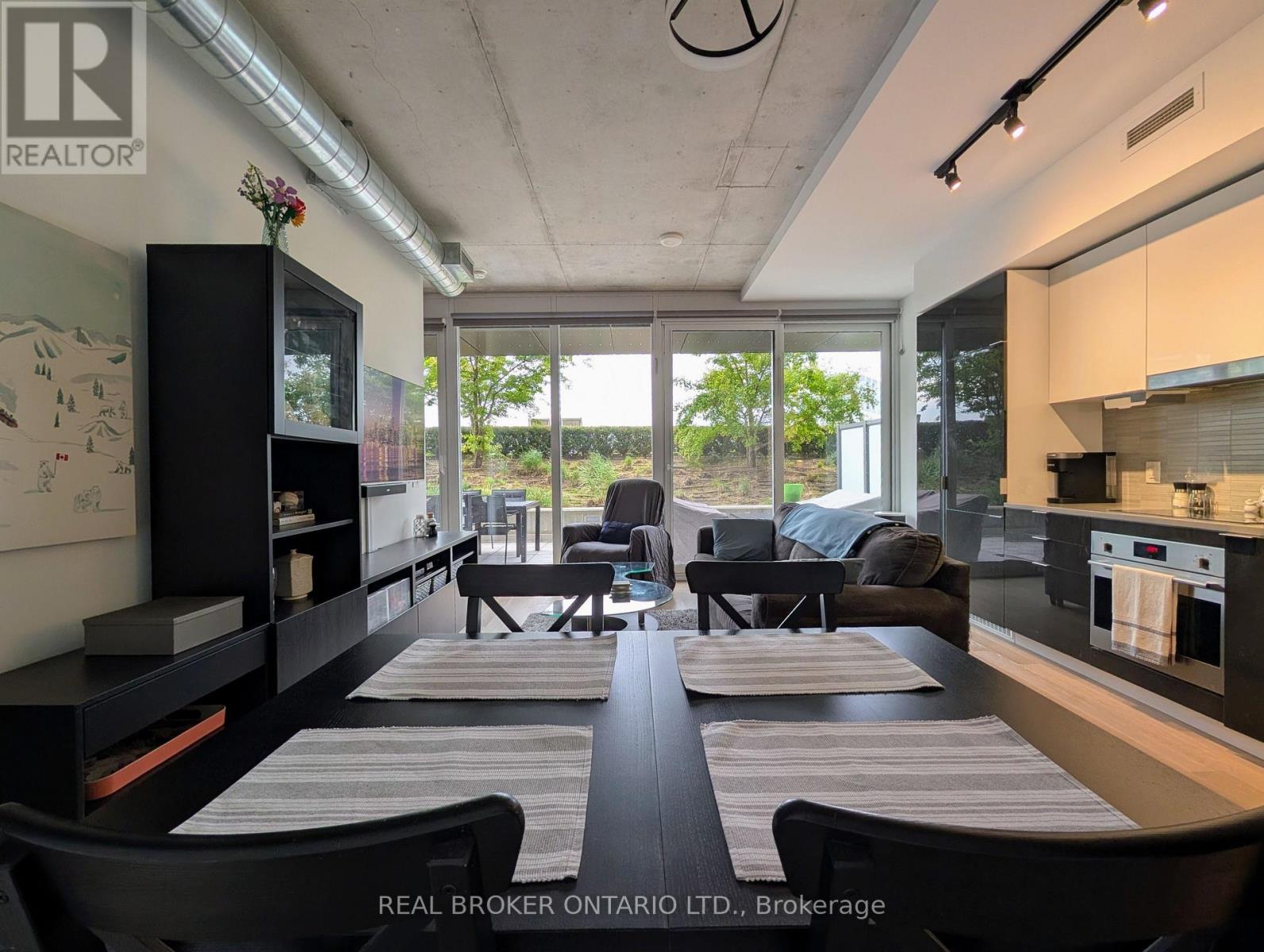 712 - 170 Bayview Avenue, Toronto, Ontario  M5A 0M4 - Photo 2 - C13597686