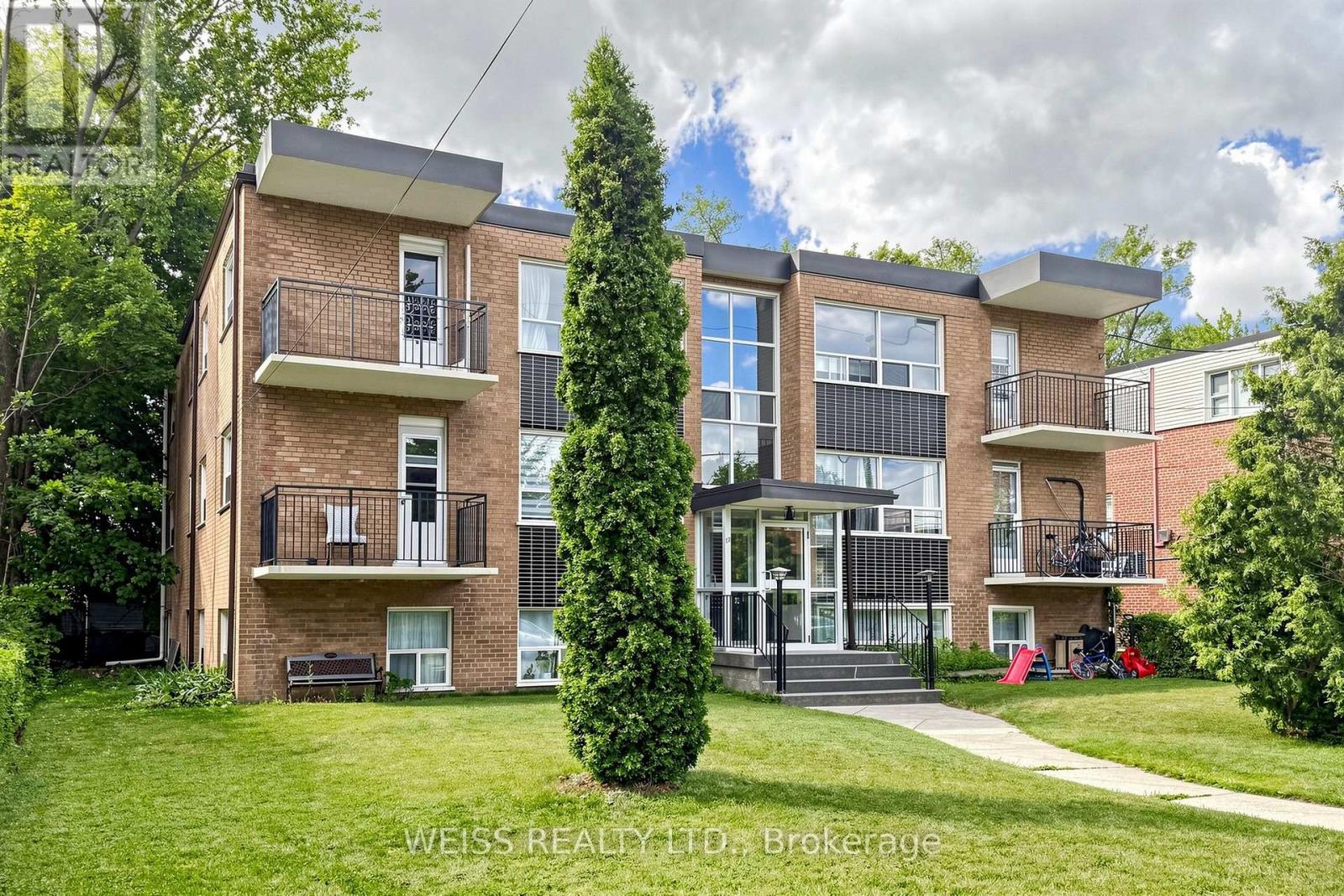 4 - 17 Fraserwood Avenue, Toronto, Ontario  M6B 2N3 - Photo 2 - C13597746