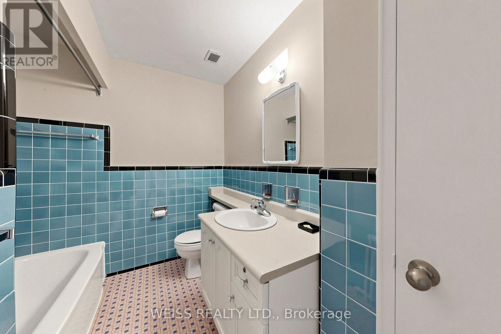 4 - 17 Fraserwood Avenue, Toronto, Ontario  M6B 2N3 - Photo 28 - C13597746