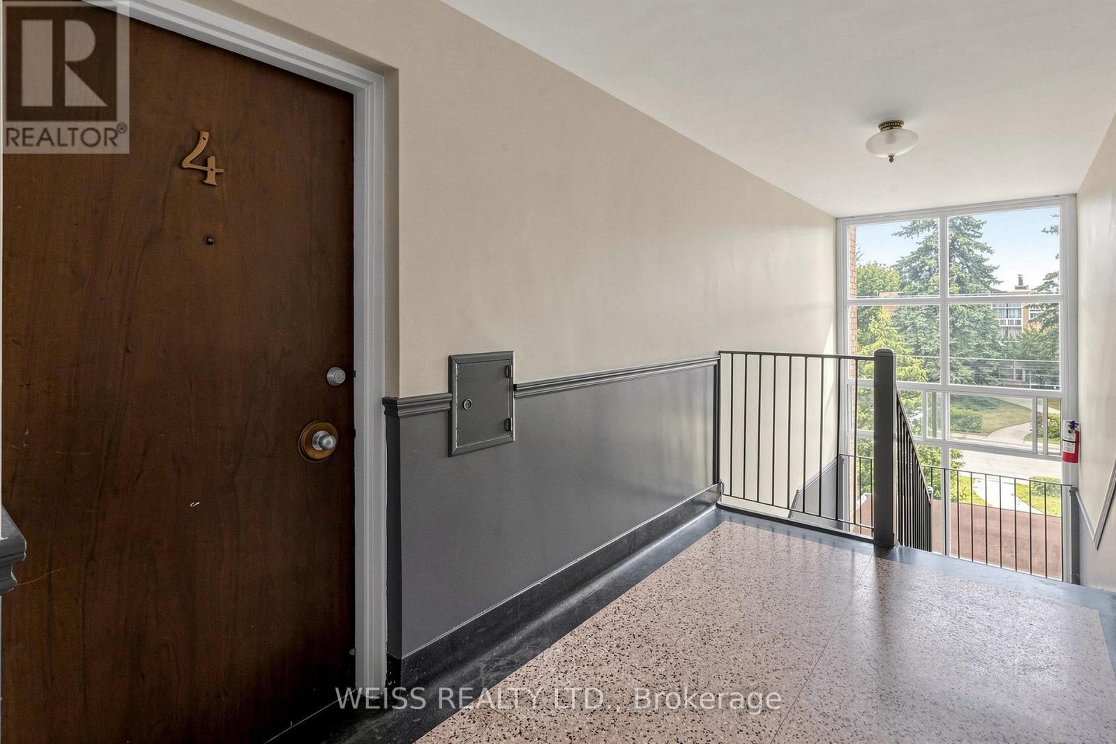 4 - 17 Fraserwood Avenue, Toronto, Ontario  M6B 2N3 - Photo 3 - C13597746