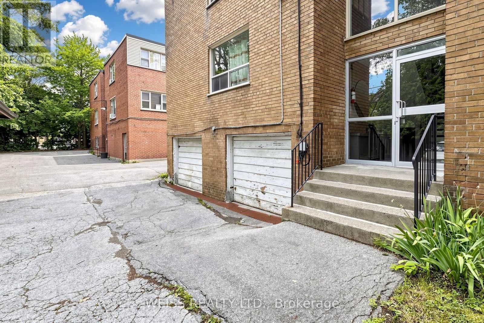 4 - 17 Fraserwood Avenue, Toronto, Ontario  M6B 2N3 - Photo 35 - C13597746