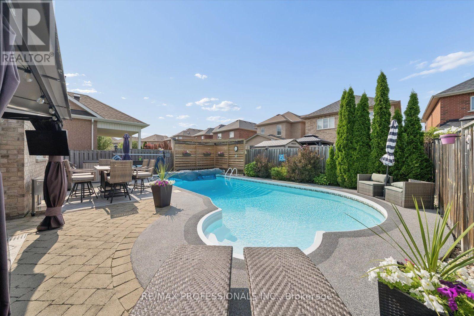 28 Roma Drive, Whitby, Ontario  L1P 0B4 - Photo 37 - E13597632