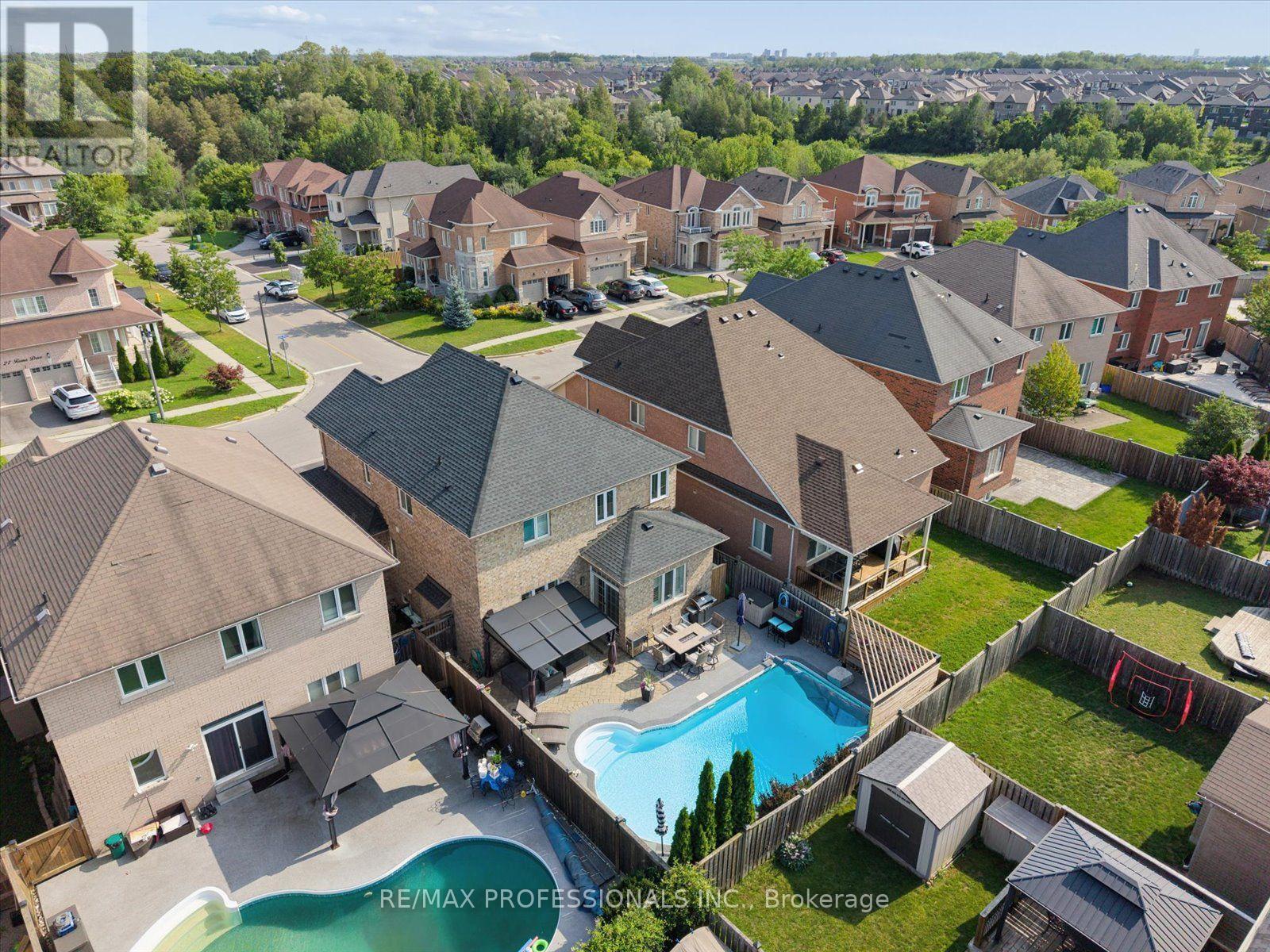 28 Roma Drive, Whitby, Ontario  L1P 0B4 - Photo 39 - E13597632