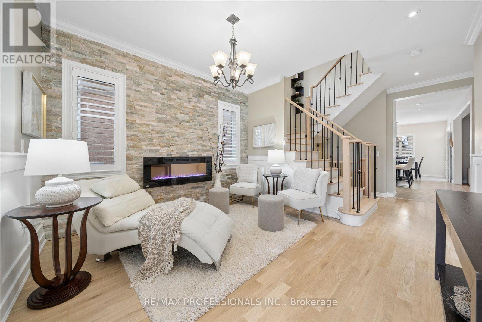 28 Roma Drive, Whitby, Ontario  L1P 0B4 - Photo 5 - E13597632