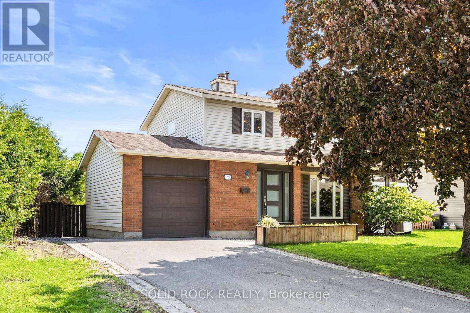 1631 CHARBONNEAU STREET, Ottawa