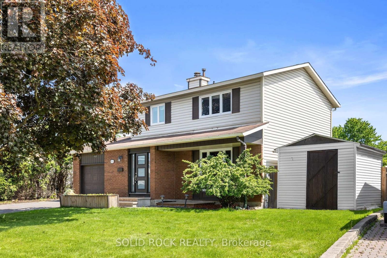 1631 Charbonneau Street, Ottawa, Ontario  K1E 2J6 - Photo 2 - X13597730
