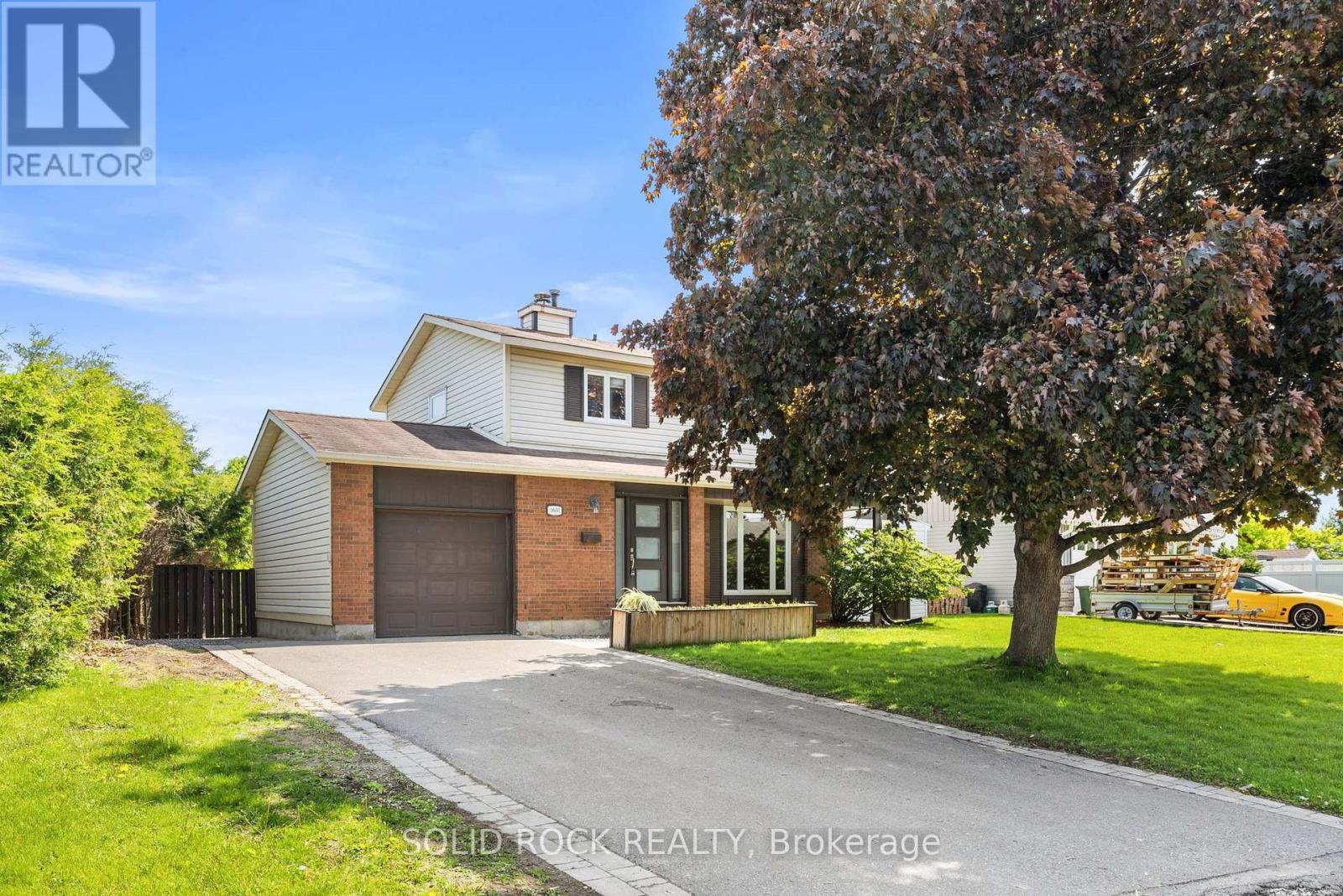 1631 Charbonneau Street, Ottawa, Ontario  K1E 2J6 - Photo 3 - X13597730