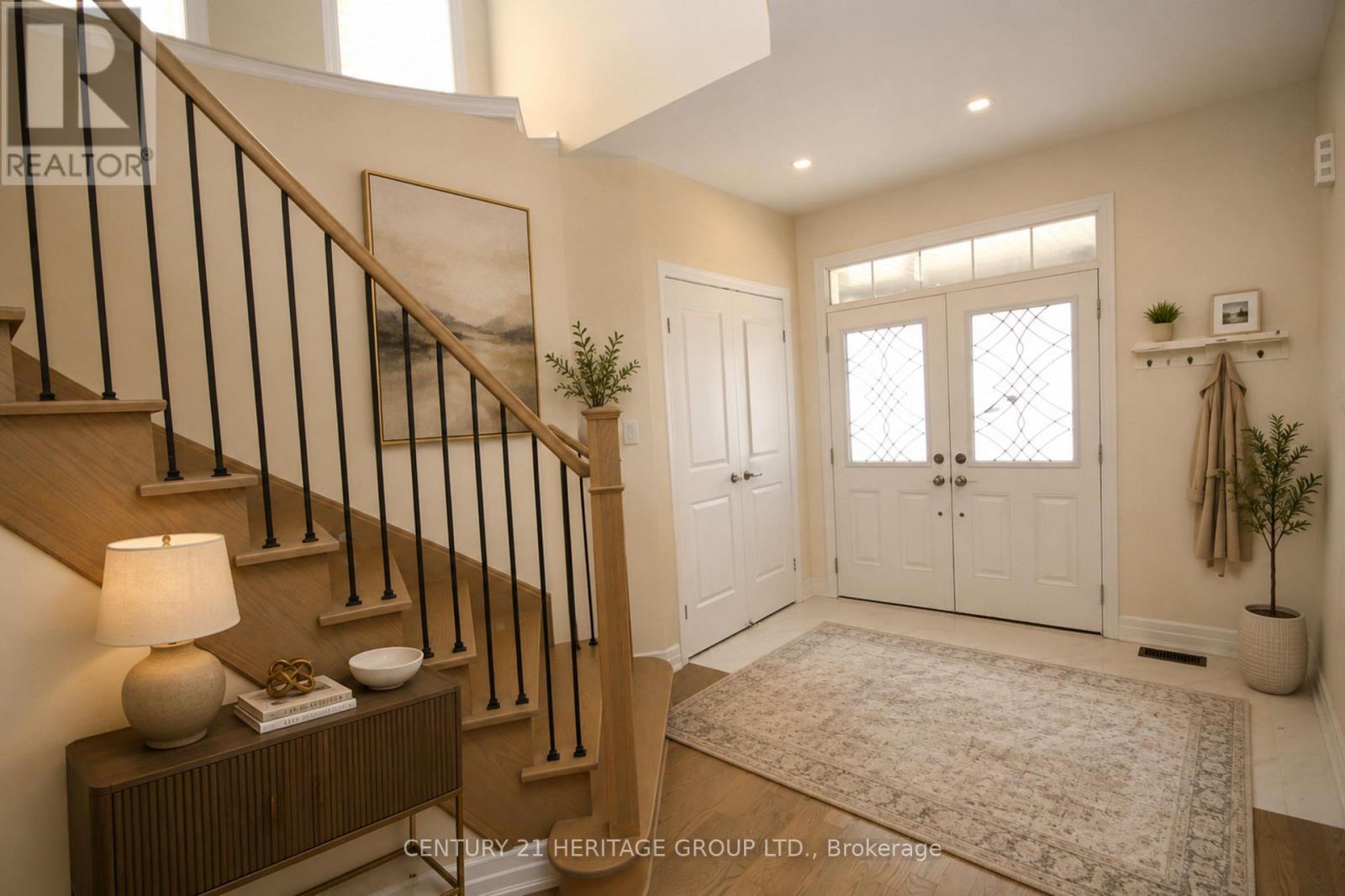 83 Kingknoll Crescent, Georgina, Ontario  L4P 0H8 - Photo 3 - N13597804