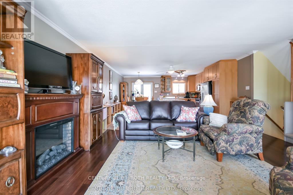 8 Sandra Drive, Orillia, Ontario  L3V 3G7 - Photo 10 - S13597542