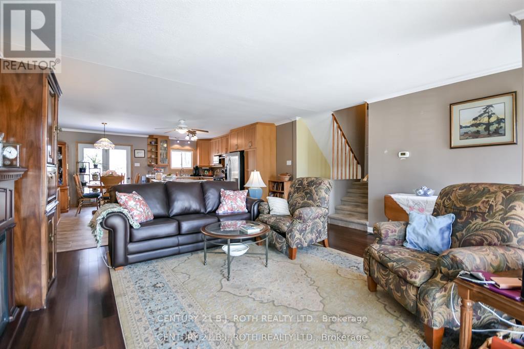 8 Sandra Drive, Orillia, Ontario  L3V 3G7 - Photo 11 - S13597542