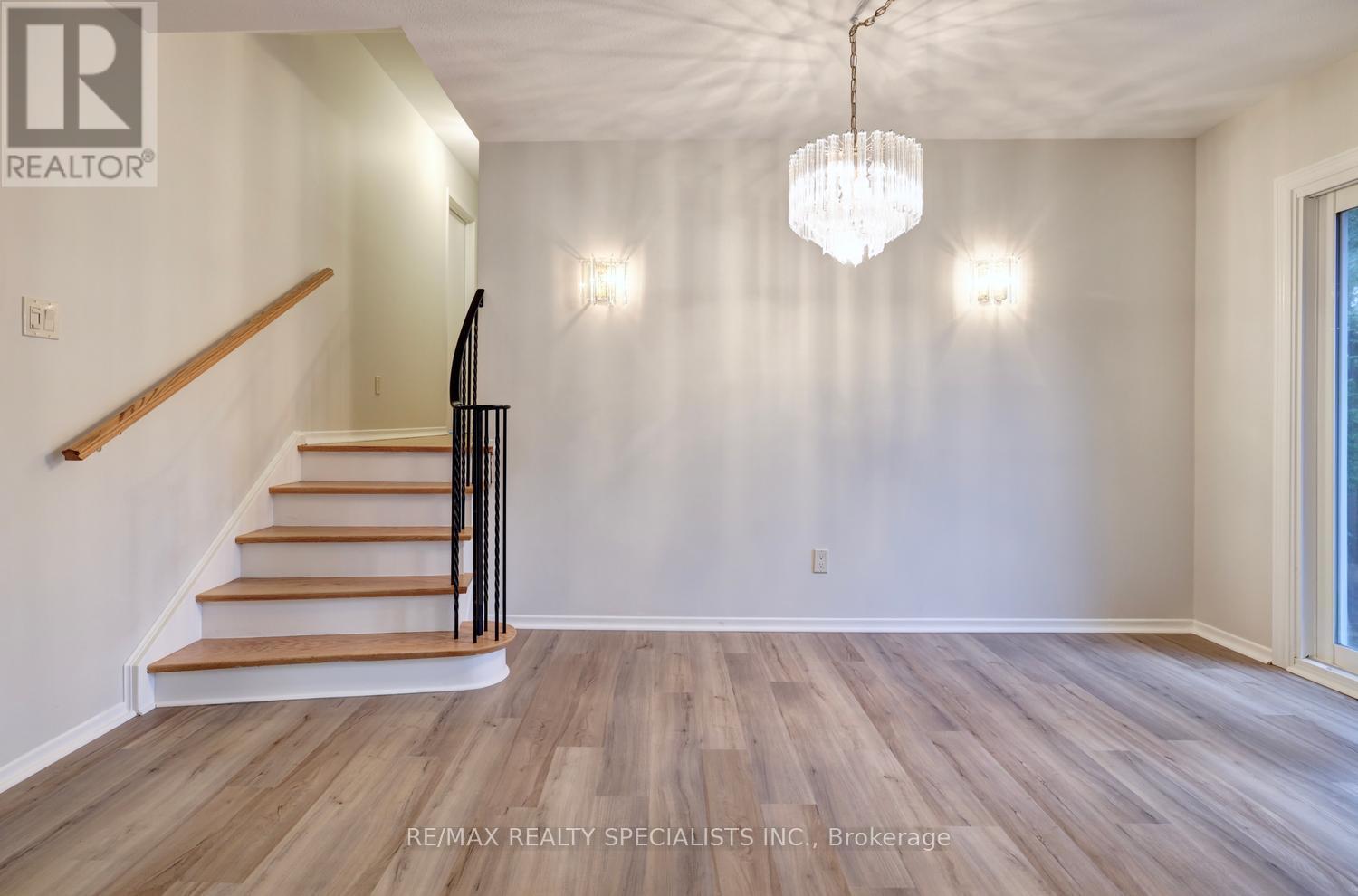 2390 Pyramid Crescent, Mississauga, Ontario  L5K 1C9 - Photo 11 - W13597624