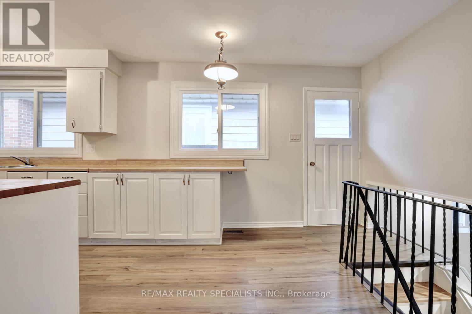 2390 Pyramid Crescent, Mississauga, Ontario  L5K 1C9 - Photo 18 - W13597624