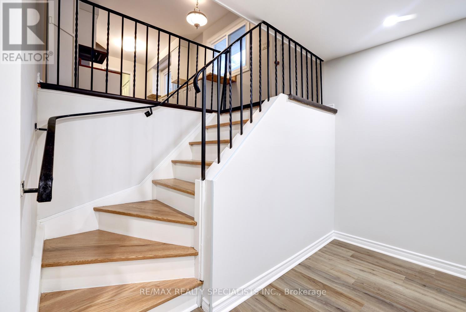 2390 Pyramid Crescent, Mississauga, Ontario  L5K 1C9 - Photo 28 - W13597624