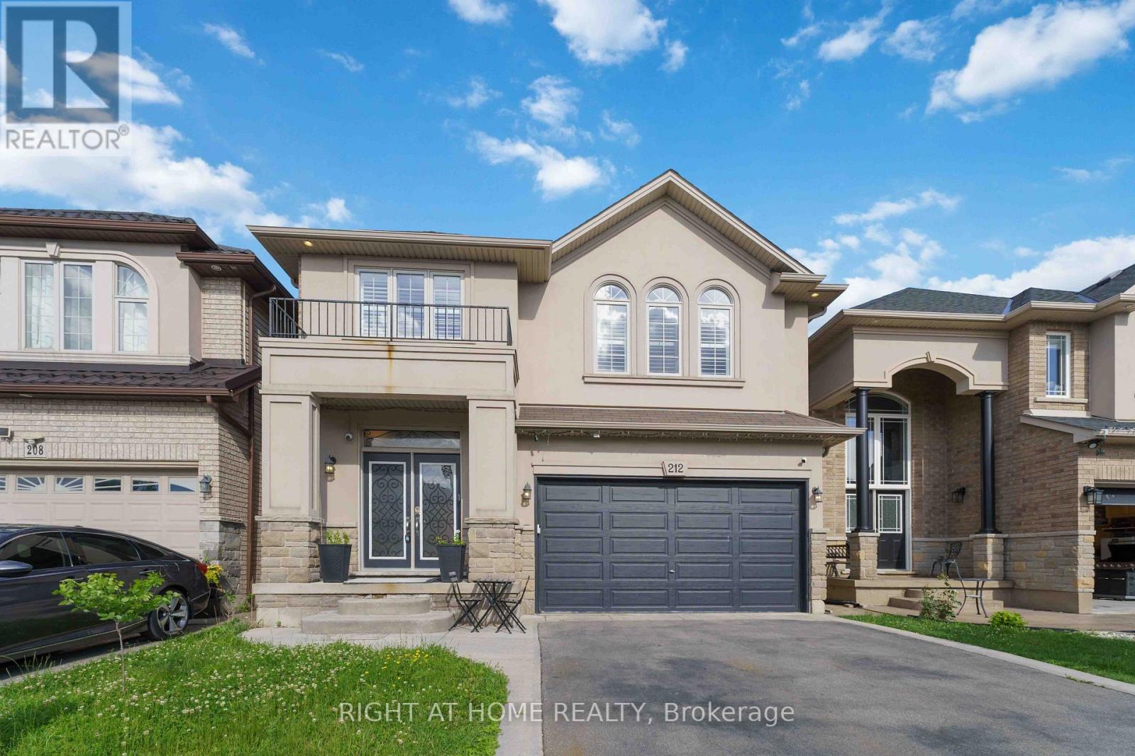 212 CHARTWELL CIRCLE, Hamilton, Ontario