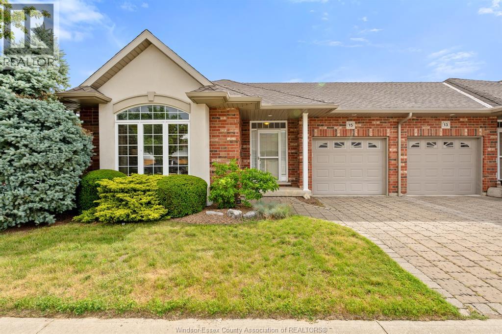 MLS# 26017820: 15 OAKGROVE LANE, Chatham, Canada