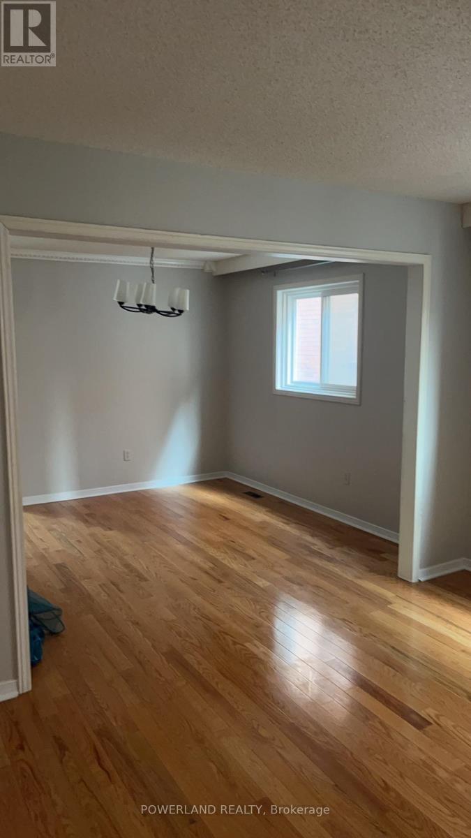 2441 Strathmore Crescent, Mississauga, Ontario  L5M 5K2 - Photo 3 - W13425398