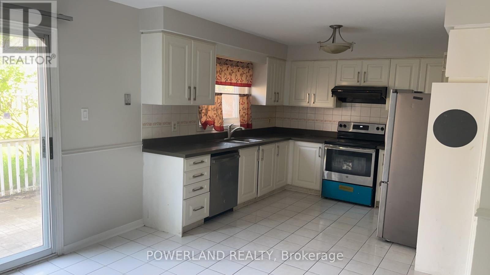 2441 Strathmore Crescent, Mississauga, Ontario  L5M 5K2 - Photo 4 - W13425398