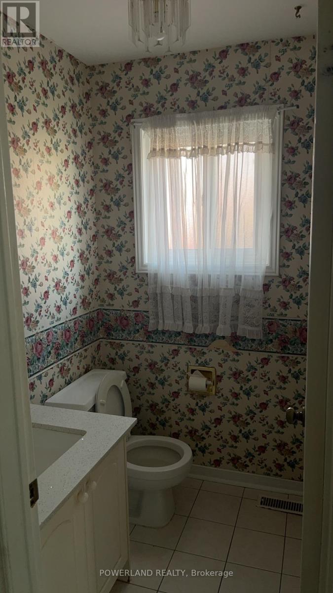 2441 Strathmore Crescent, Mississauga, Ontario  L5M 5K2 - Photo 6 - W13425398
