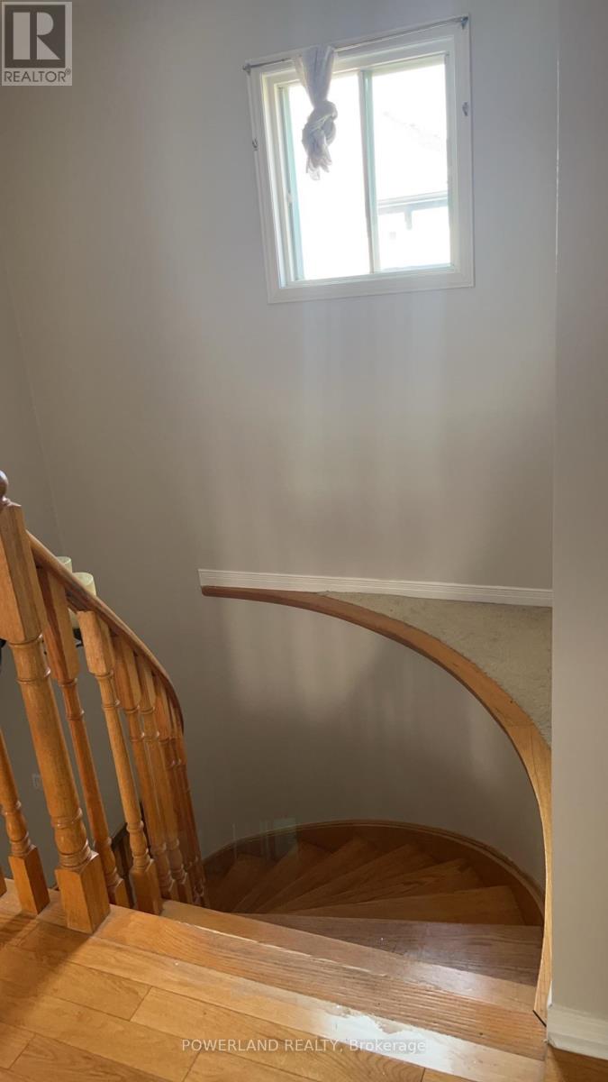 2441 Strathmore Crescent, Mississauga, Ontario  L5M 5K2 - Photo 8 - W13425398