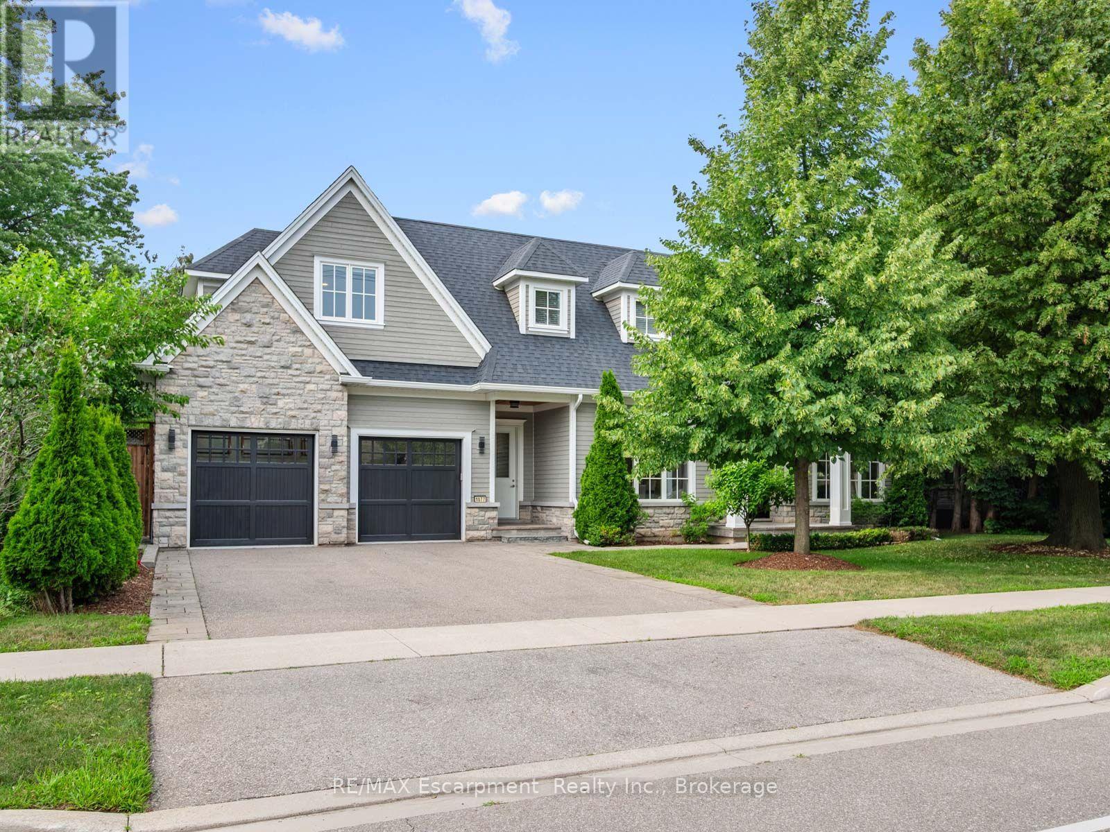 1077 Bridge Road, Oakville, Ontario  L6L 2B6 - Photo 1 - W13598106