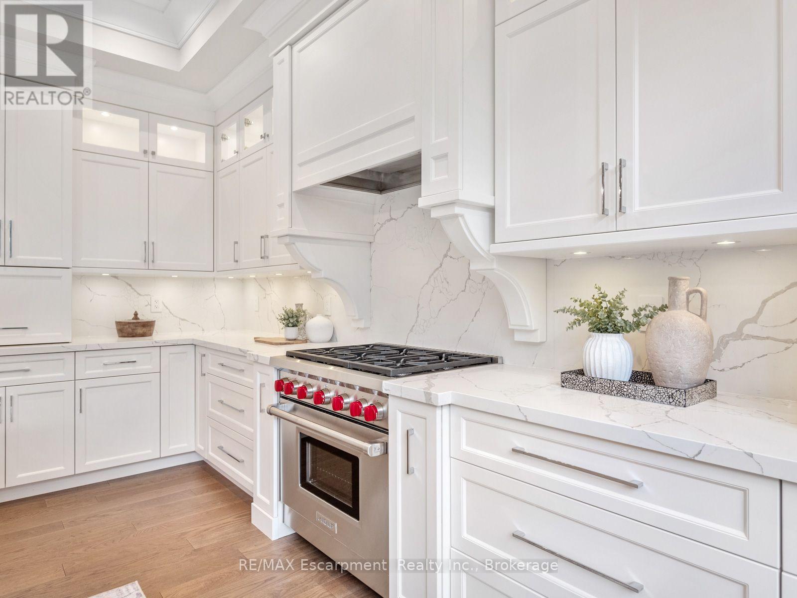 1077 Bridge Road, Oakville, Ontario  L6L 2B6 - Photo 18 - W13598106