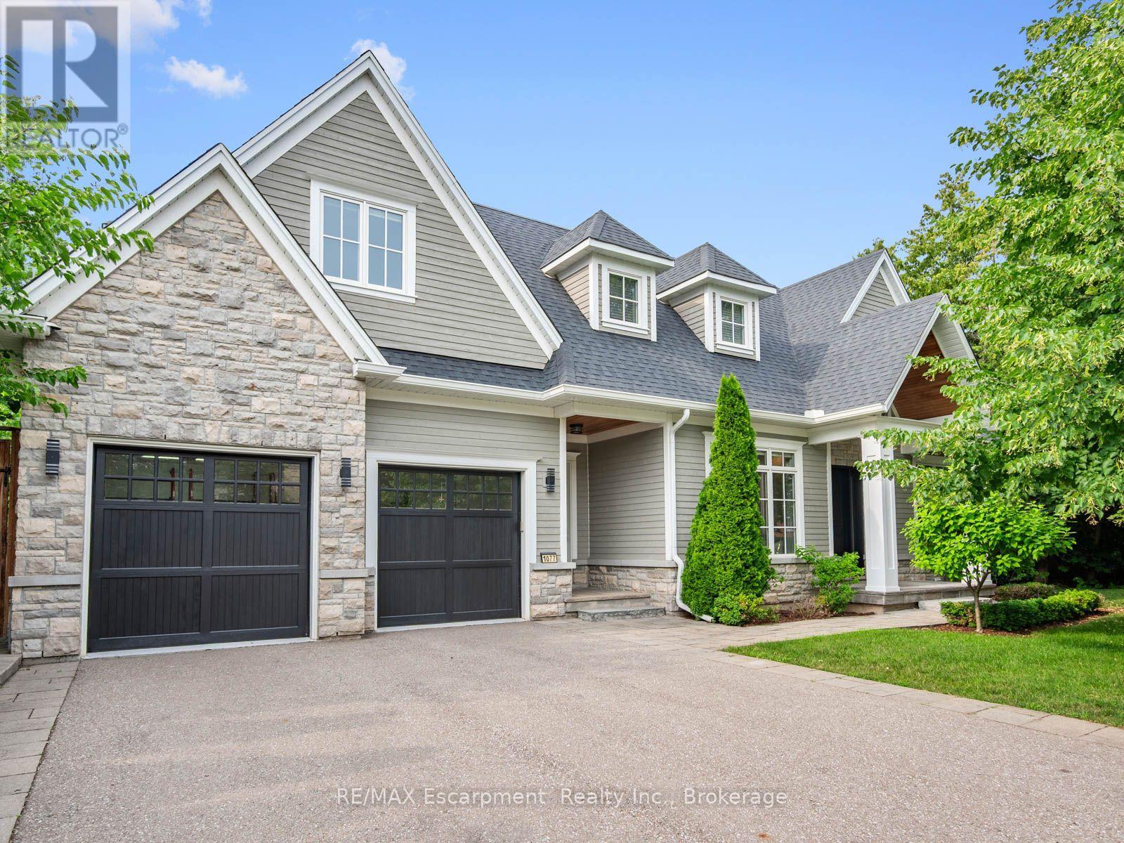 1077 Bridge Road, Oakville, Ontario  L6L 2B6 - Photo 2 - W13598106