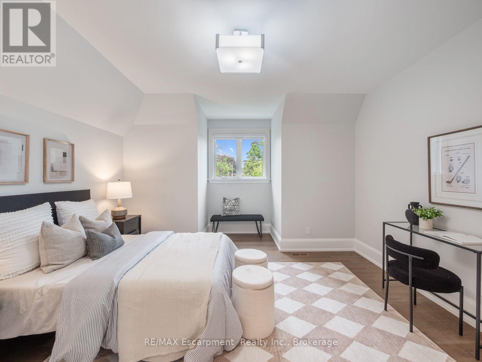 1077 Bridge Road, Oakville, Ontario  L6L 2B6 - Photo 32 - W13598106