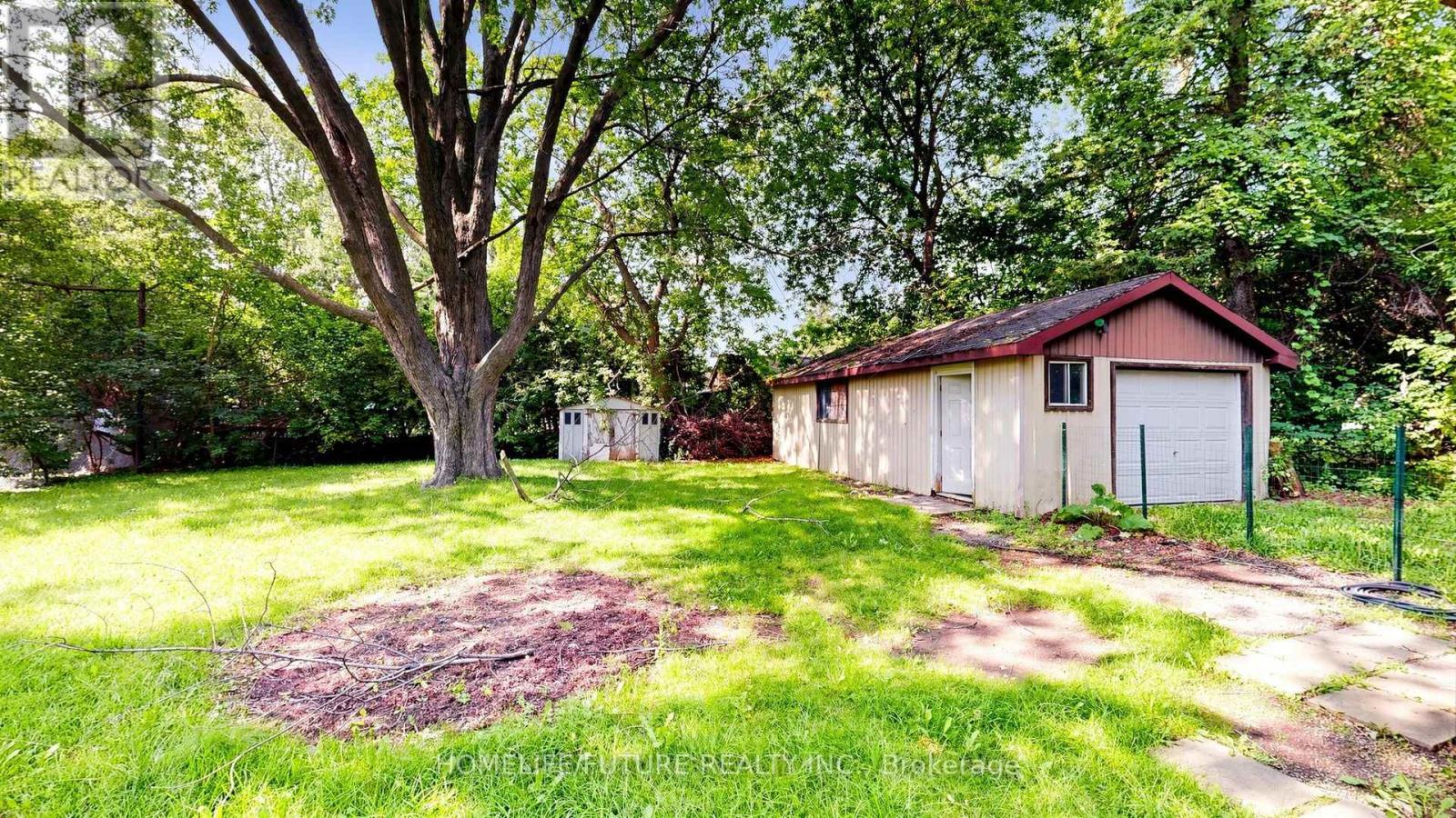 804 Dundas Street W, Whitby, Ontario  L1N 2N5 - Photo 50 - E13595722
